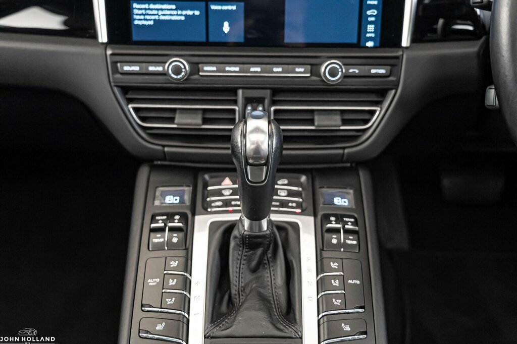 Porsche Macan Cooper Classic Red #29