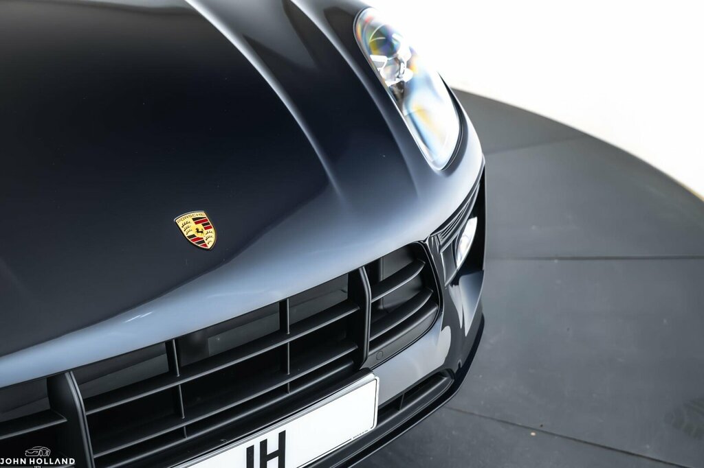 Porsche Macan Cooper Classic Red #11