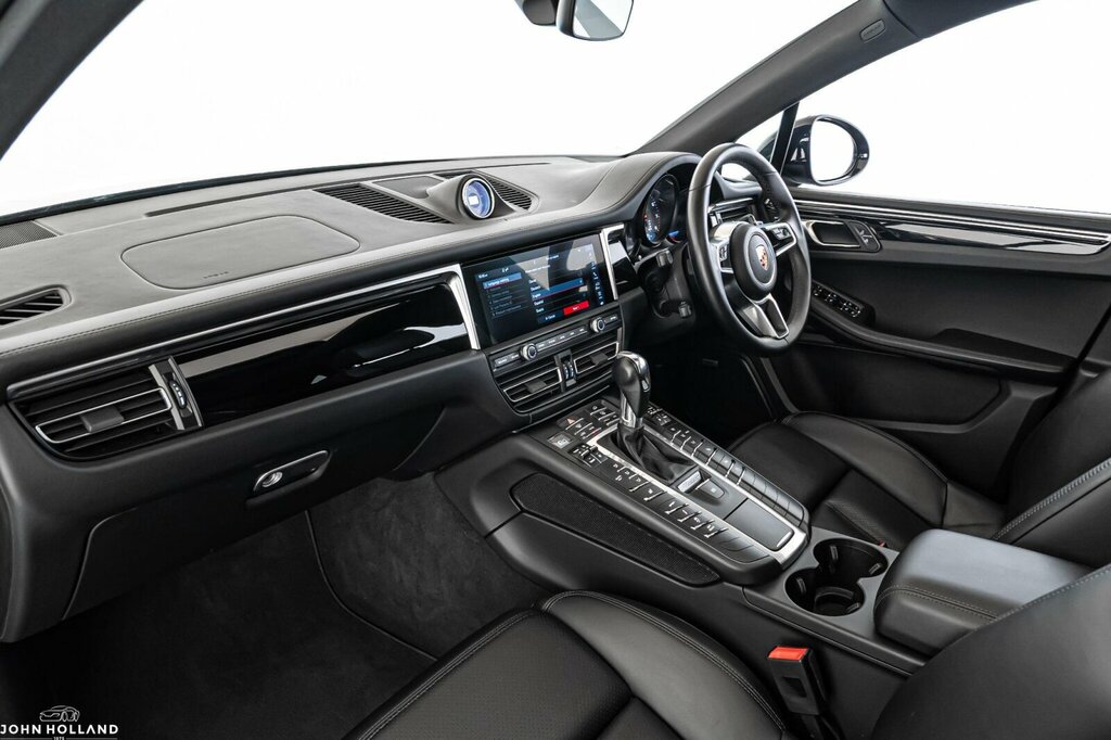 Porsche Macan Cooper Classic Red #16