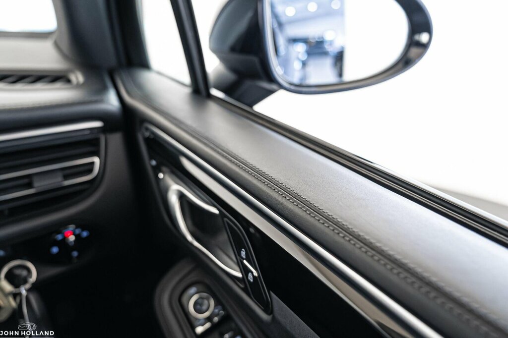 Porsche Macan Cooper Classic Red #37