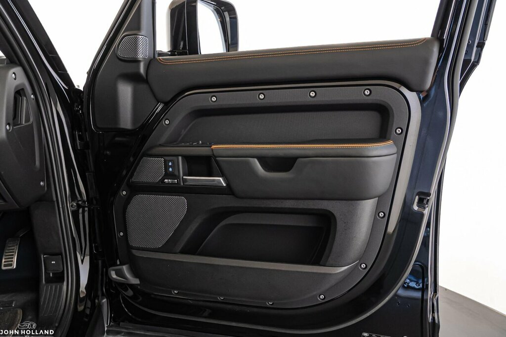 Land Rover Defender X-dynamic Hse Black #45