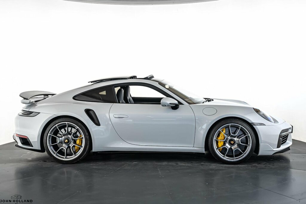 Porsche 911 992 Carrera Gts Coupe Pdk Green #10