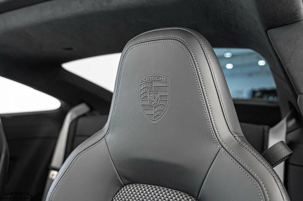 Porsche 911 992 Carrera Gts Coupe Pdk Green #31