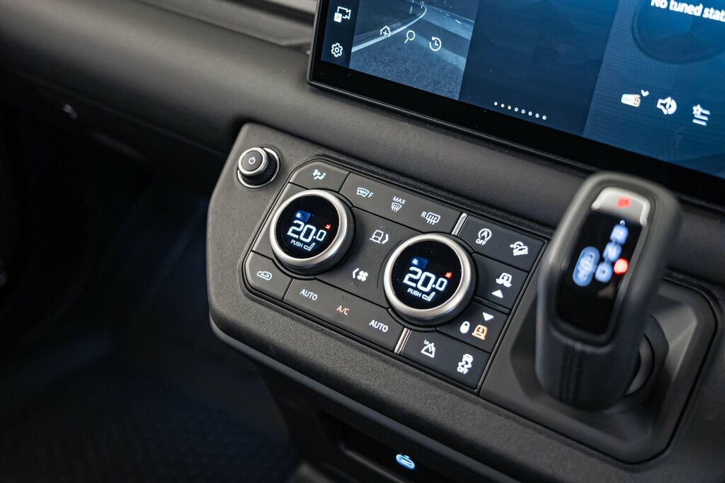Land Rover Defender X-dynamic Hse Grey #20