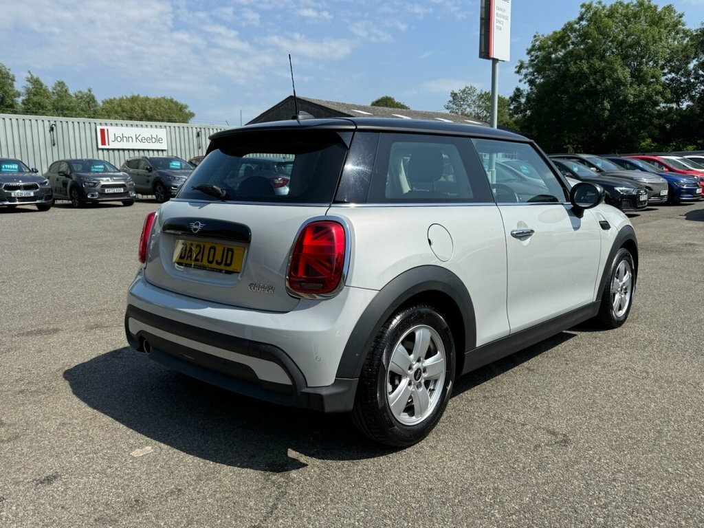 Mini Hatch 1.5L Cooper Classic DA21OJD Silver #2