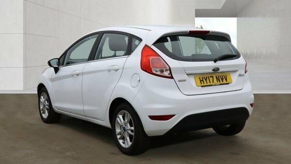 Ford Fiesta Ecoboost Zetec Hatchback HY17NVV White #3