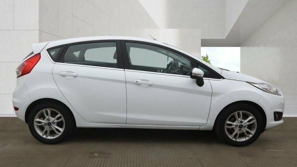 Ford Fiesta Ecoboost Zetec Hatchback HY17NVV White #5