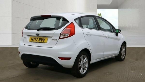 Ford Fiesta Ecoboost Zetec Hatchback HY17NVV White #4