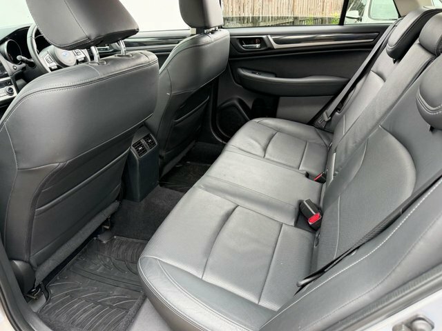 Subaru Outback D Se Premium Silver #32
