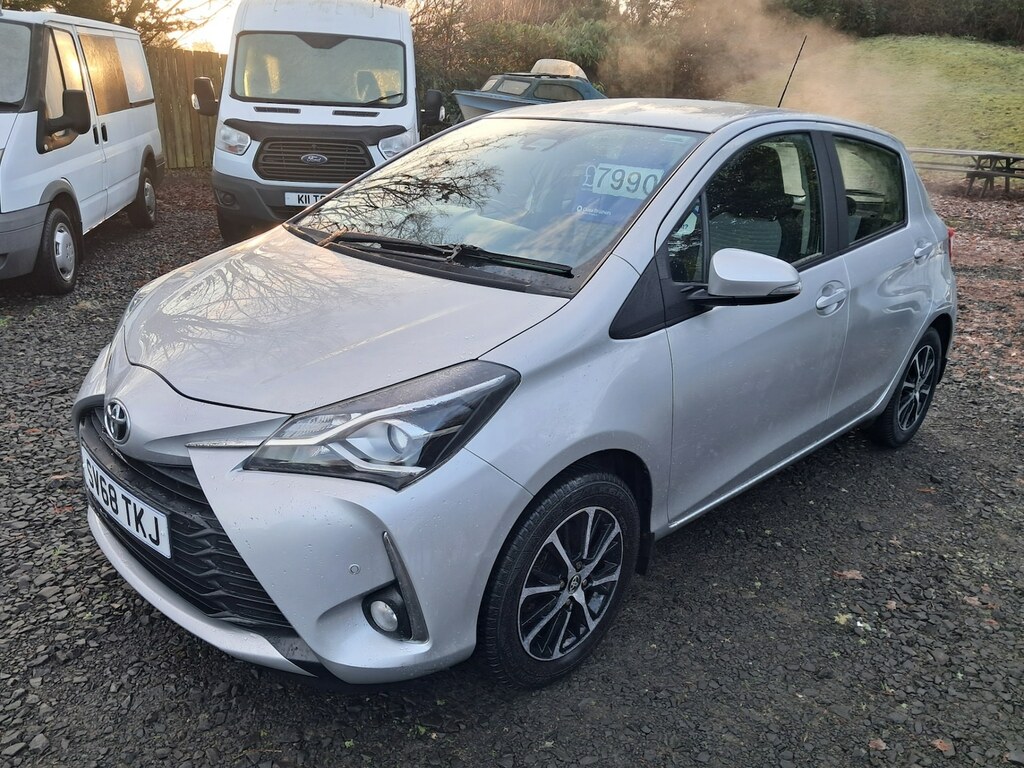 Toyota Yaris 1.5 Vvt-i Icon Tech SV68TKJ Silver #3