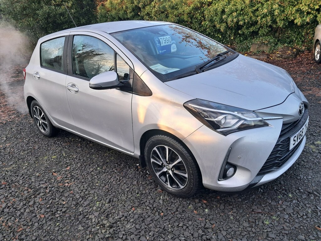 Toyota Yaris 1.5 Vvt-i Icon Tech Silver