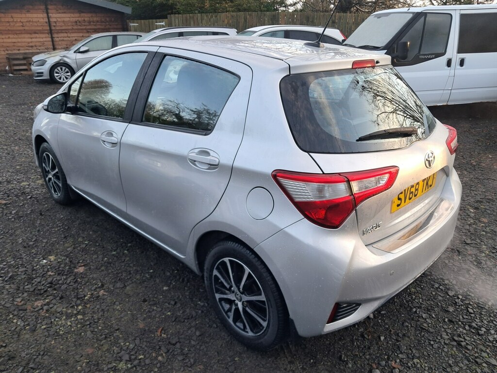 Toyota Yaris 1.5 Vvt-i Icon Tech SV68TKJ Silver #5