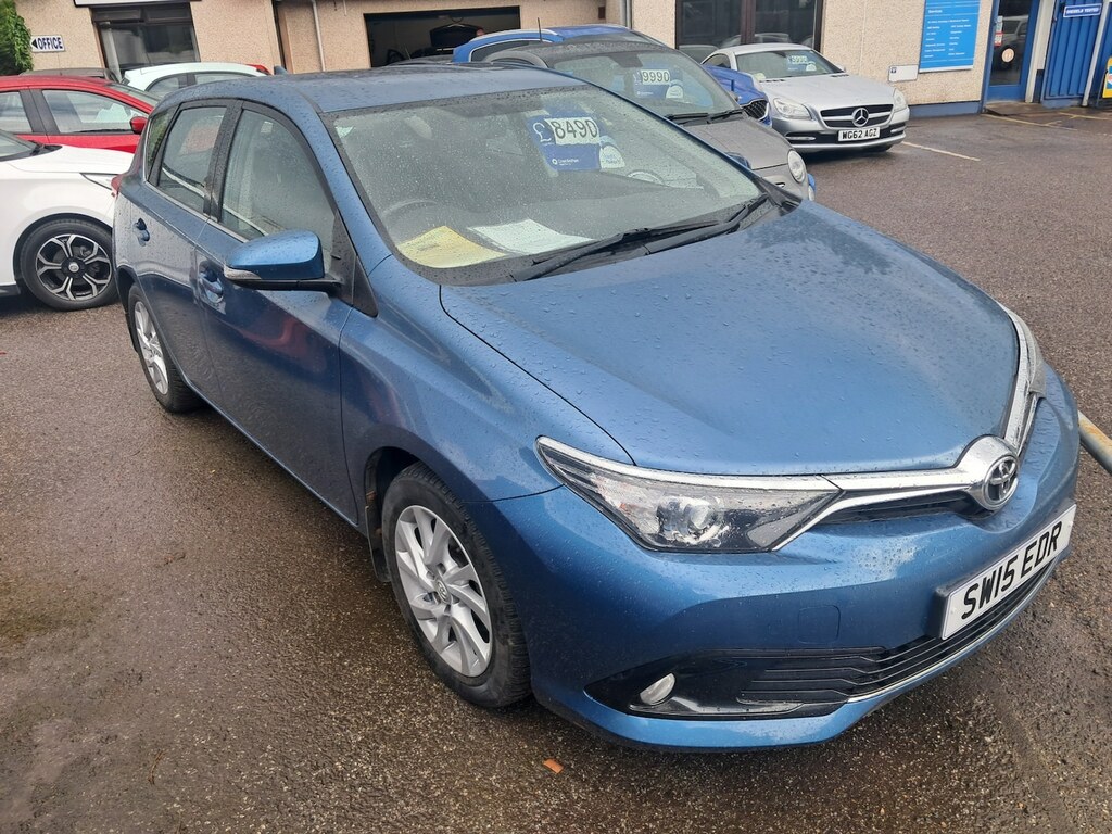 Toyota Auris 1.2T Icon Blue
