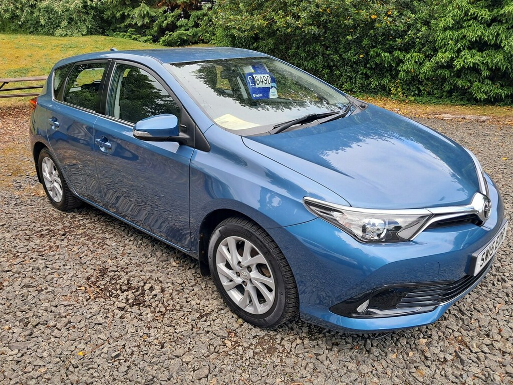 Toyota Auris 1.2T Icon Blue