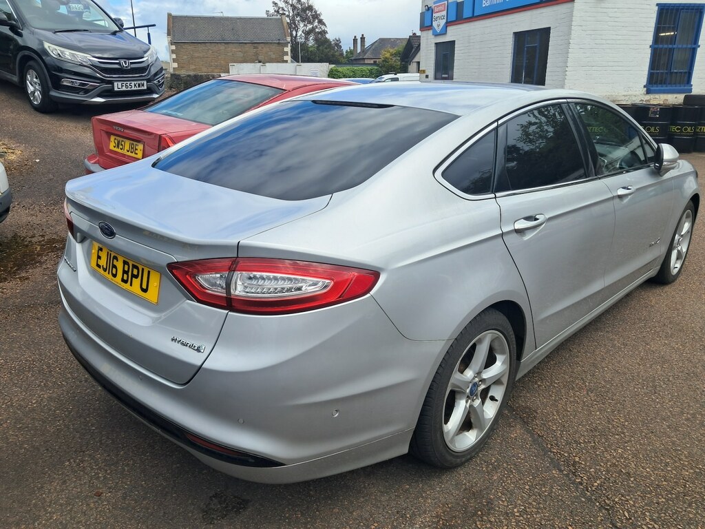 Ford Mondeo 2.0 Hybrid Titanium Silver #2