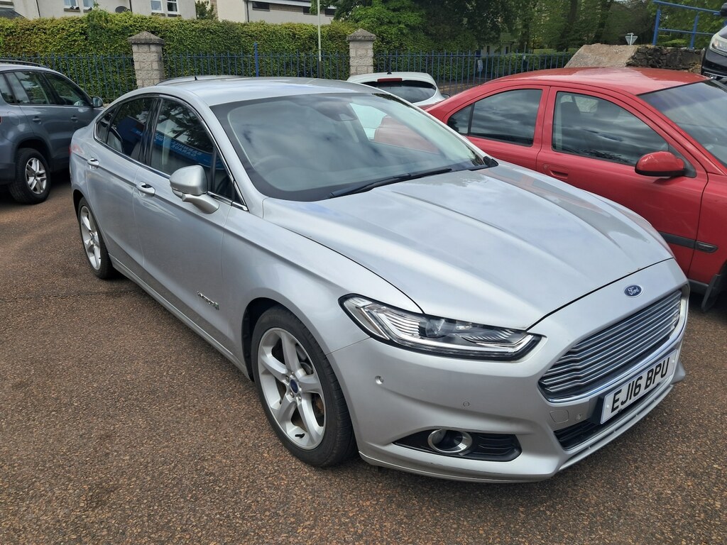 Ford Mondeo 2.0 Hybrid Titanium Silver