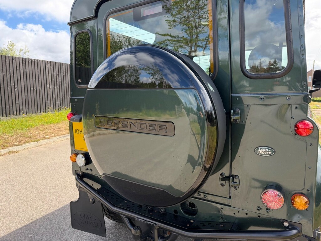 Land Rover Defender 90 Defender 90 Hard Black #44