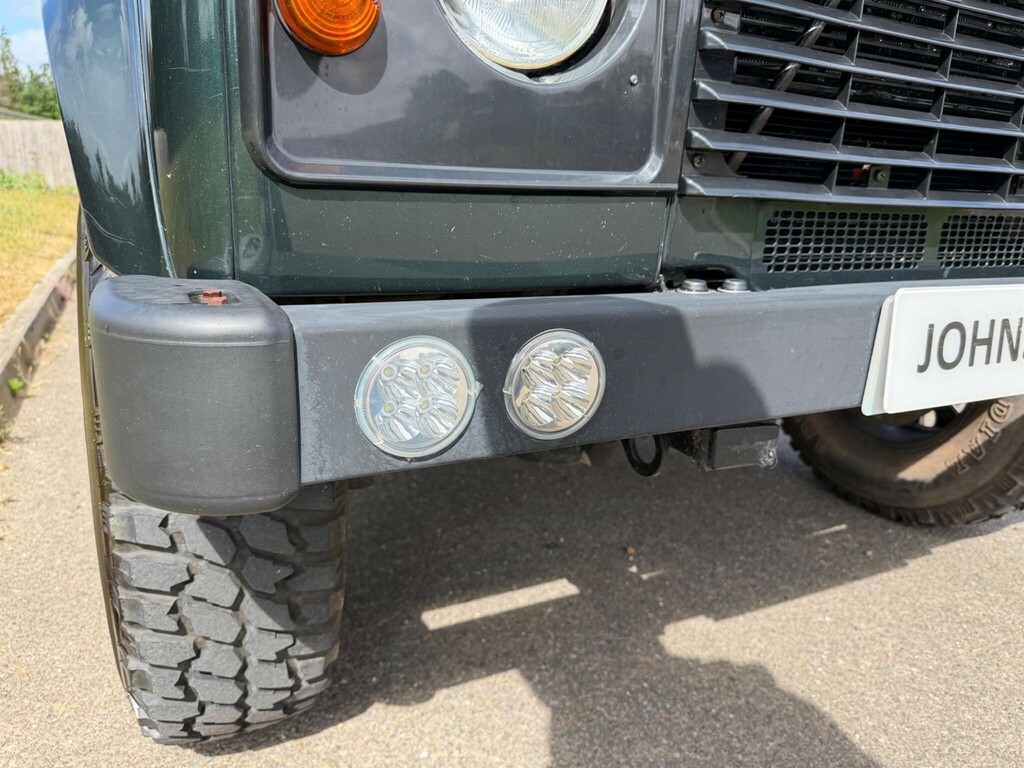 Land Rover Defender 90 Defender 90 Hard Black #39