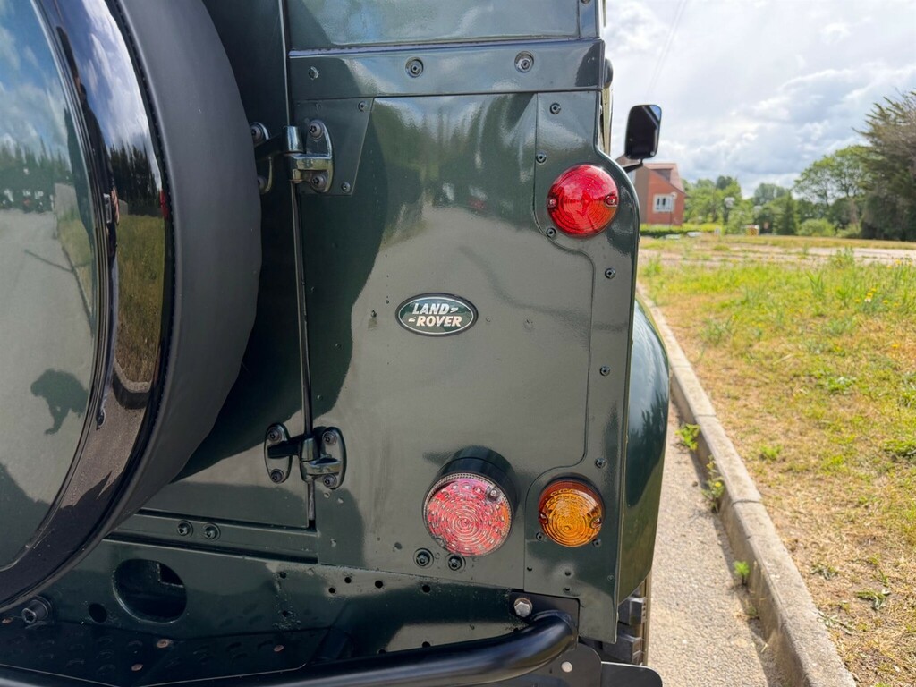 Land Rover Defender 90 Defender 90 Hard Black #45