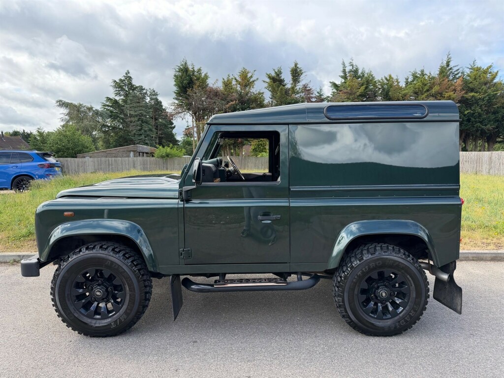 Land Rover Defender 90 Suv Green #4