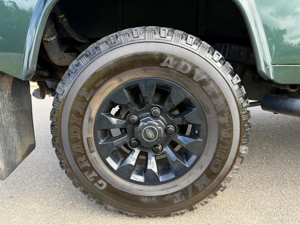 Land Rover Defender 90 Defender 90 Hard Black #17
