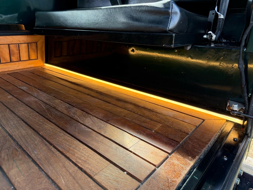 Land Rover Defender 90 Defender 90 Hard Black #53