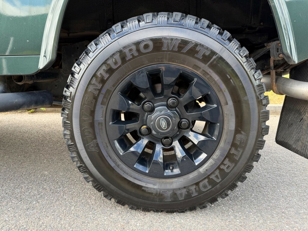 Land Rover Defender 90 Defender 90 Hard Black #16