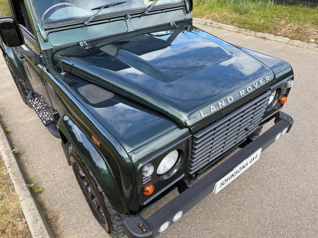 Land Rover Defender 90 Defender 90 Hard Black #38