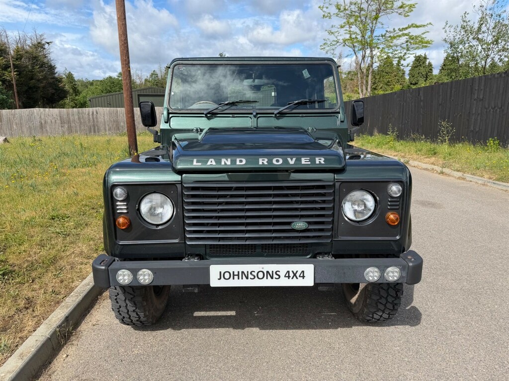 Land Rover Defender 90 Suv Green #3