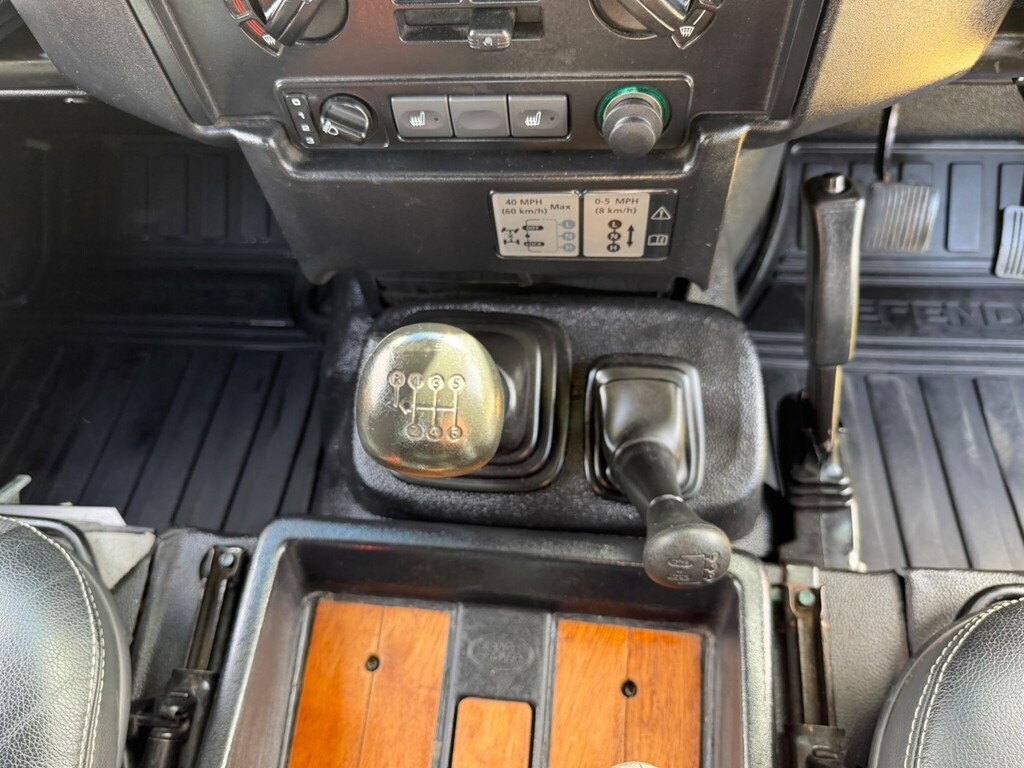 Land Rover Defender 90 Defender 90 Hard Black #19