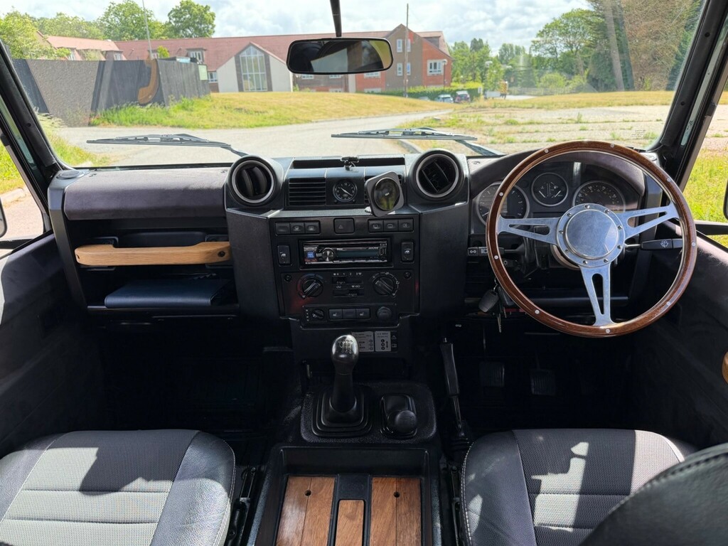 Land Rover Defender 90 Defender 90 Hard Black #21