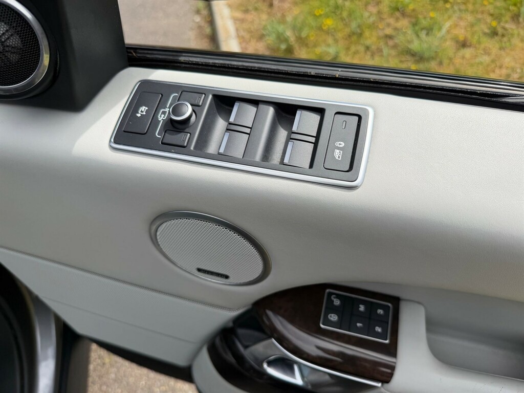 Land Rover Range Rover 3.0 Tdv6 Vogue 255 Bhp Grey #24