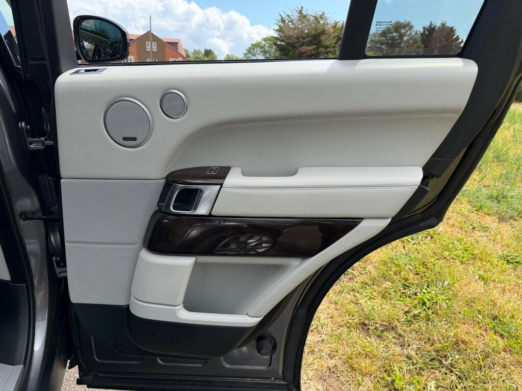 Land Rover Range Rover 3.0 Tdv6 Vogue 255 Bhp Grey #32