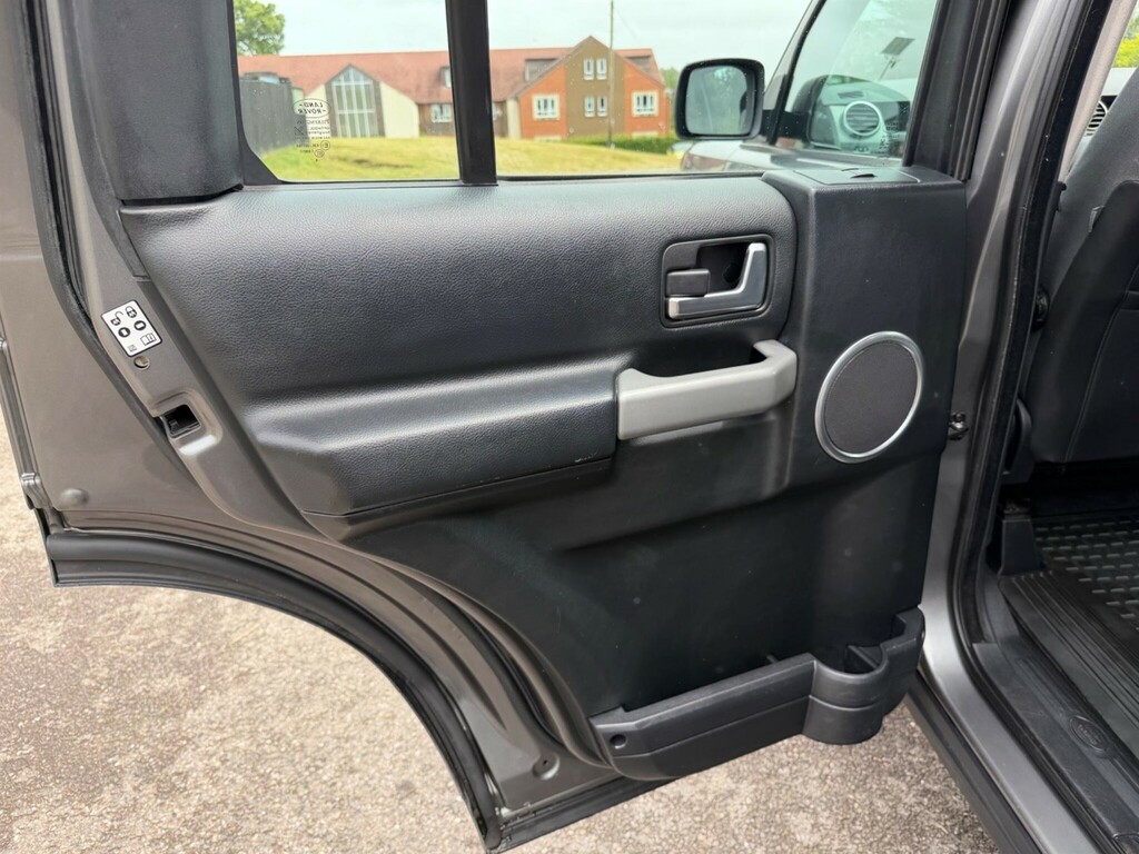 Land Rover Discovery Discovery Tdv6 Hse Black #19