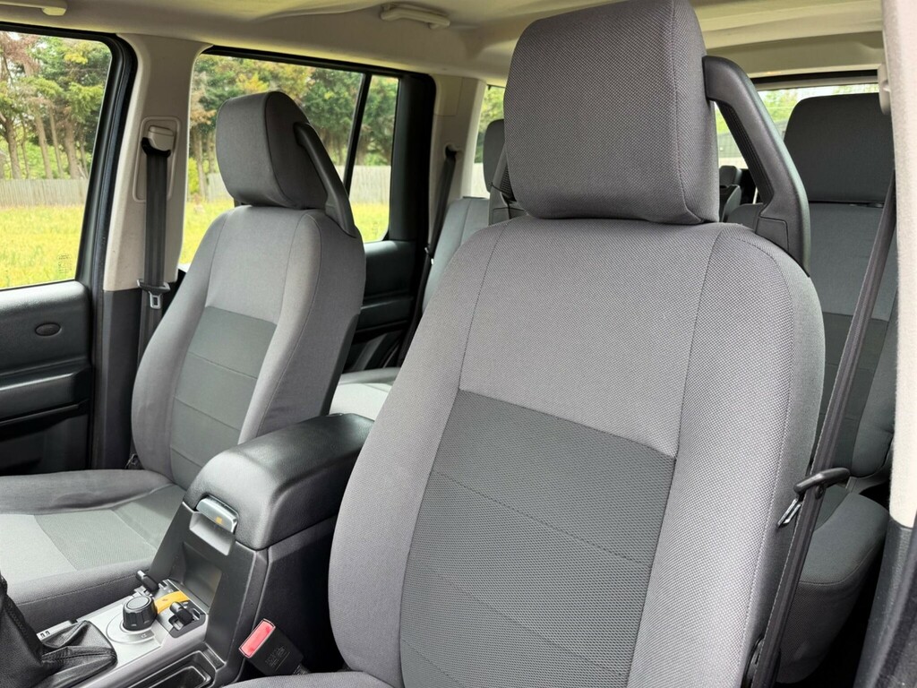 Land Rover Discovery Discovery Tdv6 Hse Black #32
