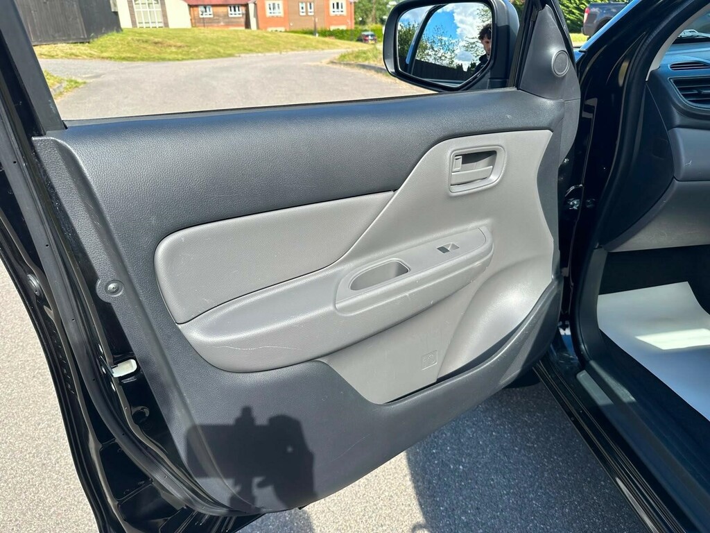Mitsubishi L200 Automatic Grey #36