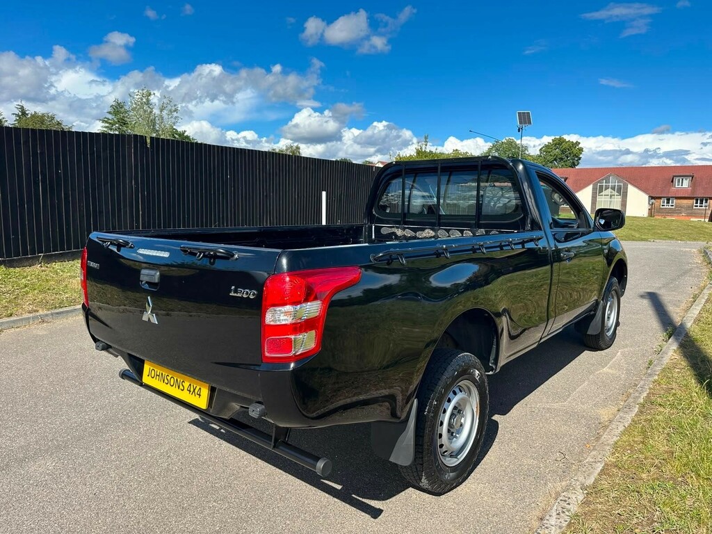 Mitsubishi L200 Automatic Grey #10