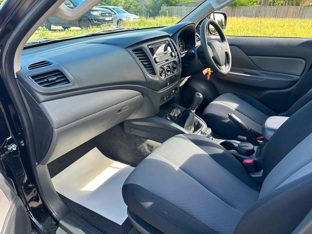 Mitsubishi L200 Automatic Grey #23