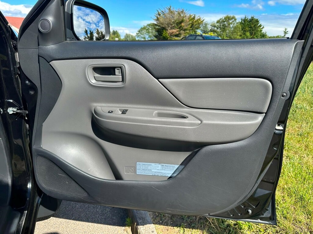 Mitsubishi L200 Automatic Grey #34