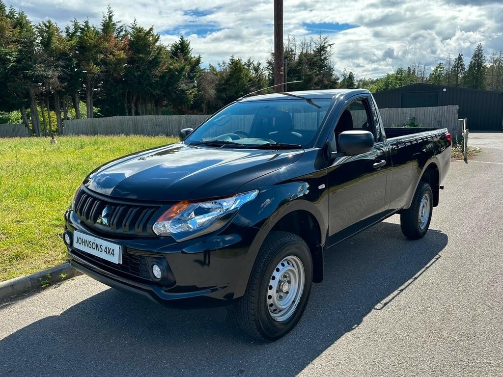 Mitsubishi L200 Pickup Black
