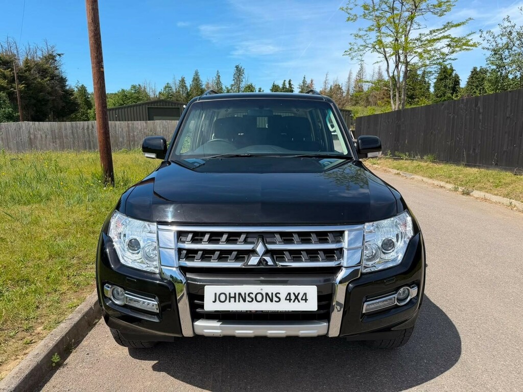 Mitsubishi Shogun Suv Black #3