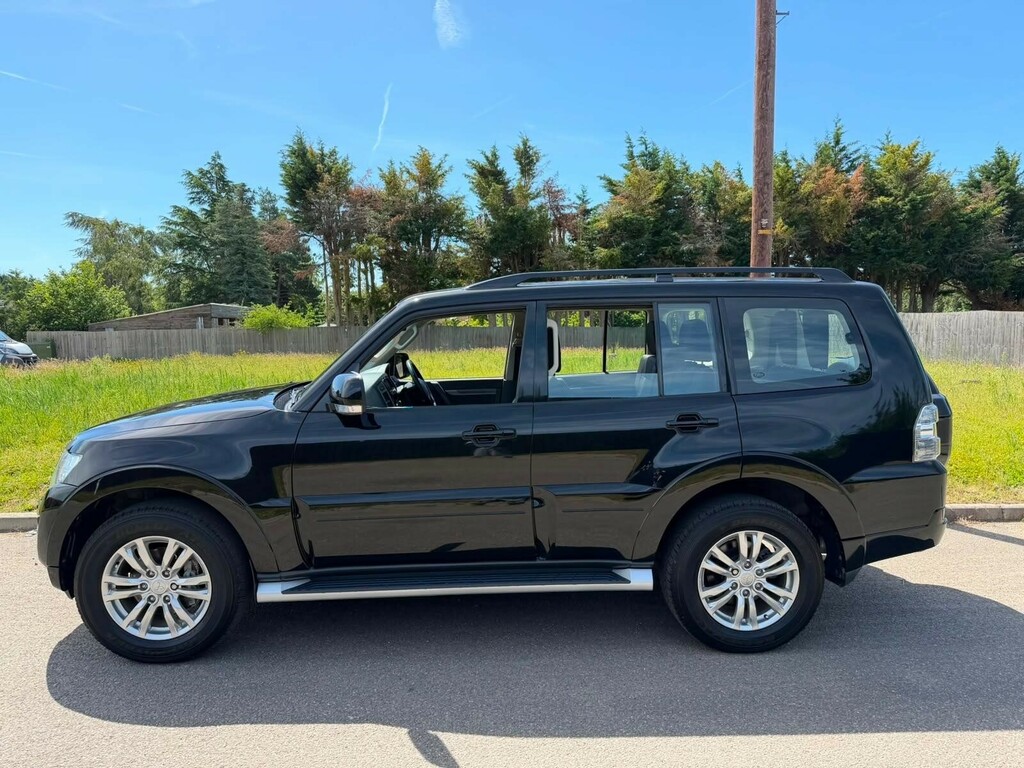 Mitsubishi Shogun Suv Black #6