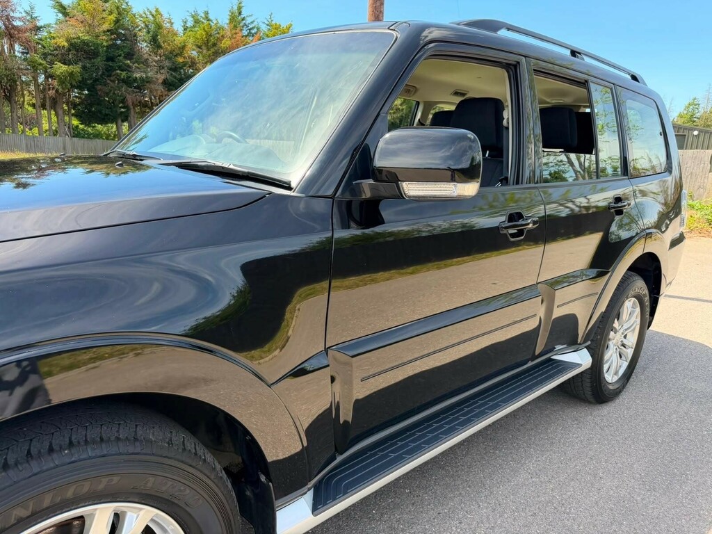 Mitsubishi Shogun Suv Black #5