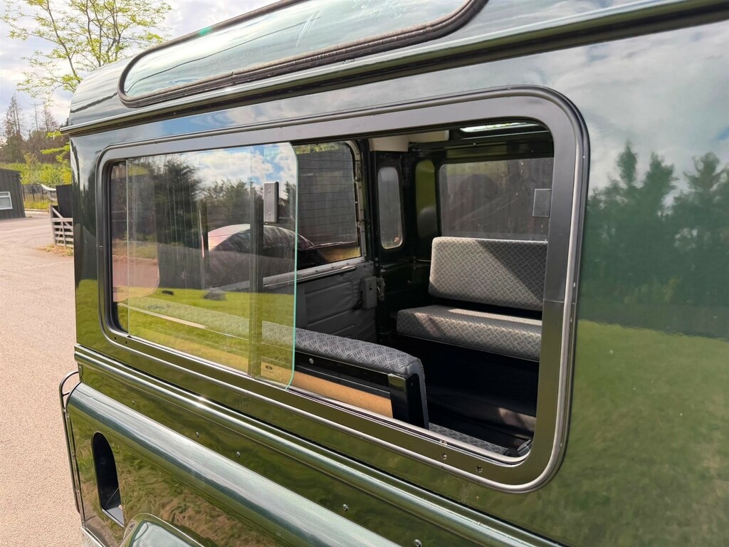 Land Rover Defender 90 Hard-top Td5 Green #24