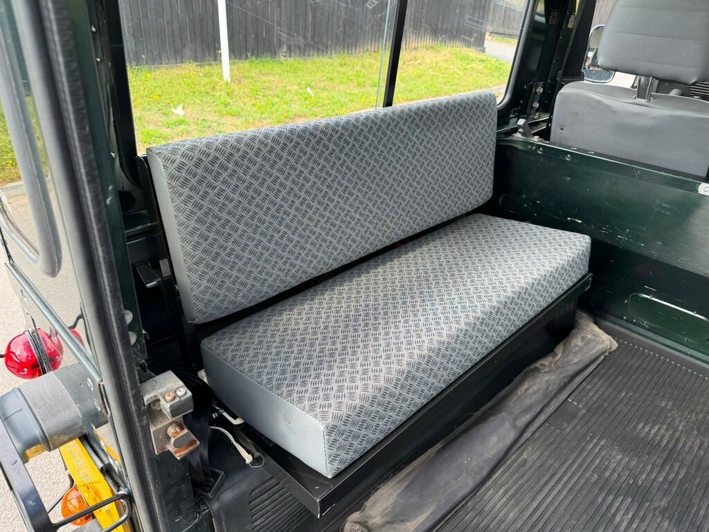 Land Rover Defender 90 Hard-top Td5 Green #20