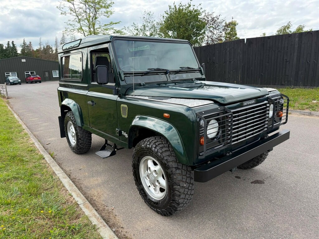 Land Rover Defender 90 Suv Green #2