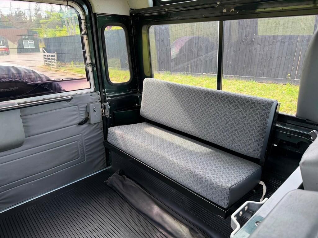 Land Rover Defender 90 Hard-top Td5 Green #22