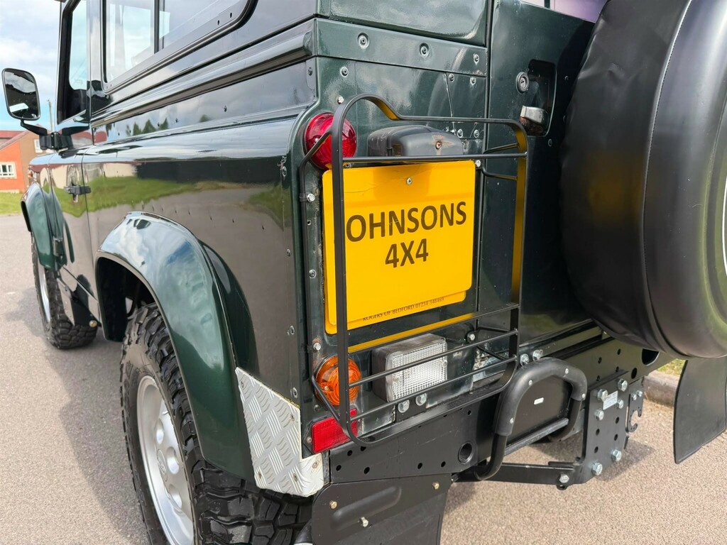 Land Rover Defender 90 Hard-top Td5 Green #37