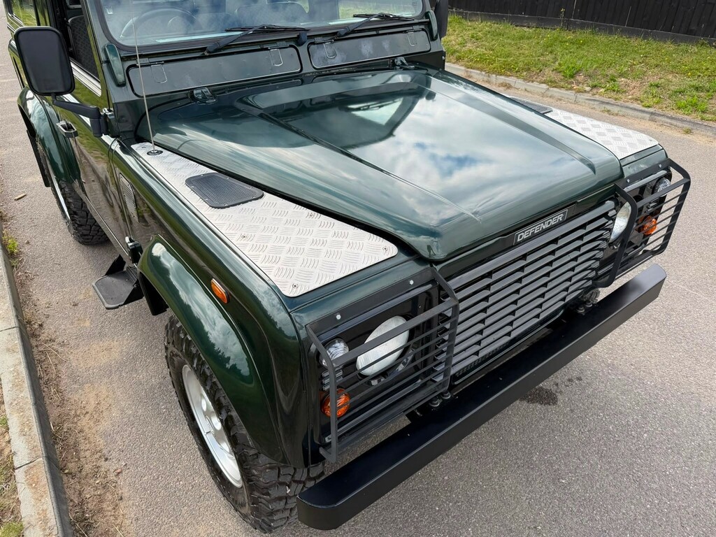 Land Rover Defender 90 Suv Green #3