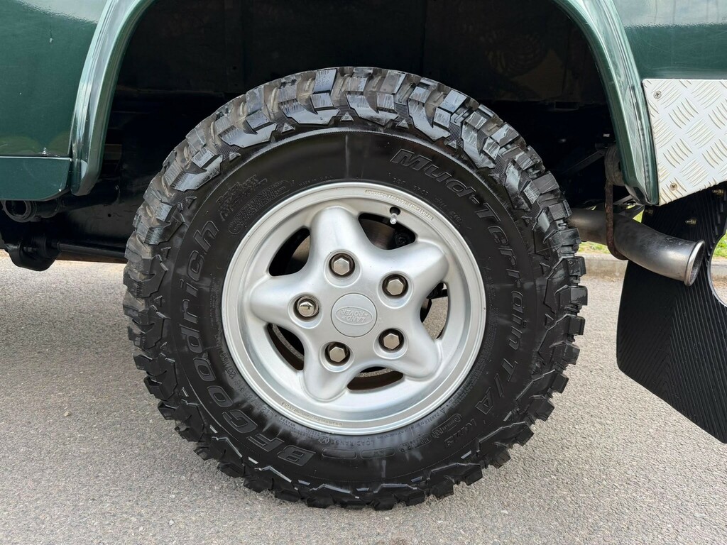 Land Rover Defender 90 Hard-top Td5 Green #32